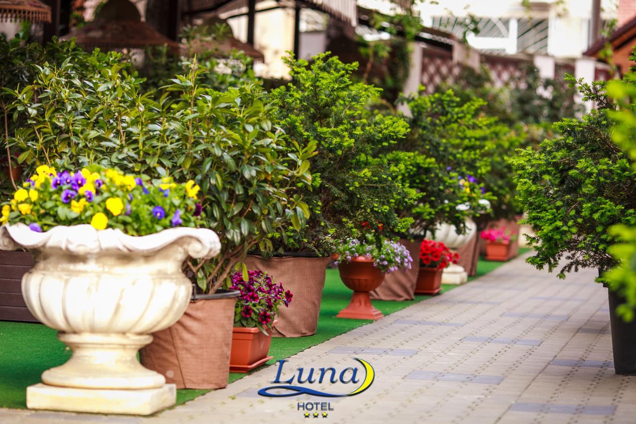 Luna Hotel Chisinau Exterior foto