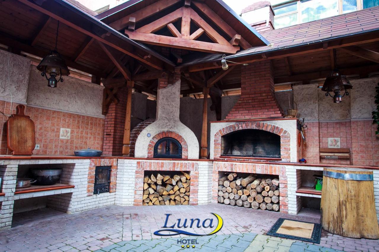 Luna Hotel Chisinau Exterior foto